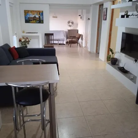 Rest And Relax 1 Bedroom 尼科西亚