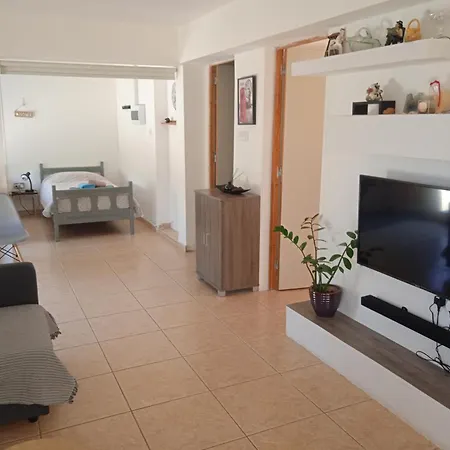 Rest And Relax 1 Bedroom * 尼科西亚